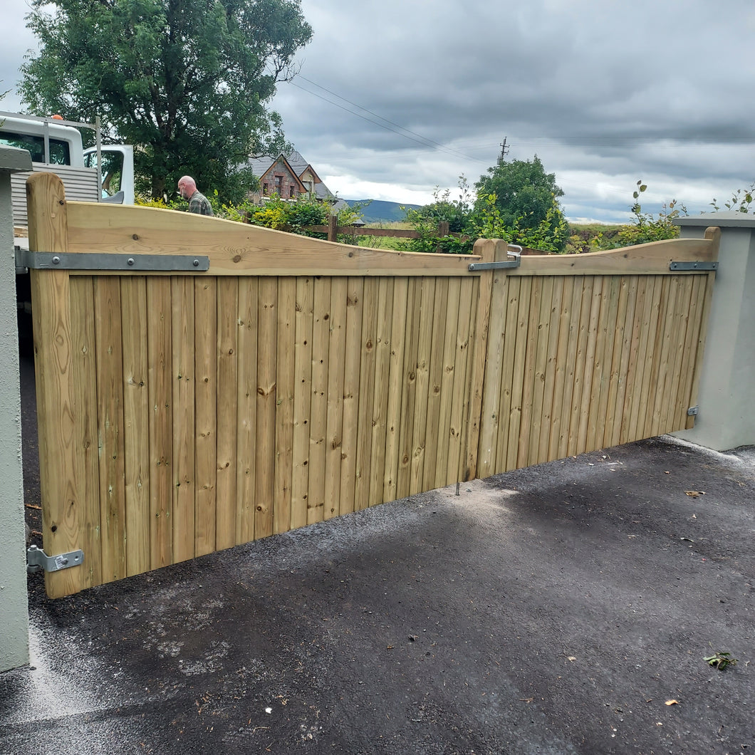 Driveway gates Glenfarne Wood